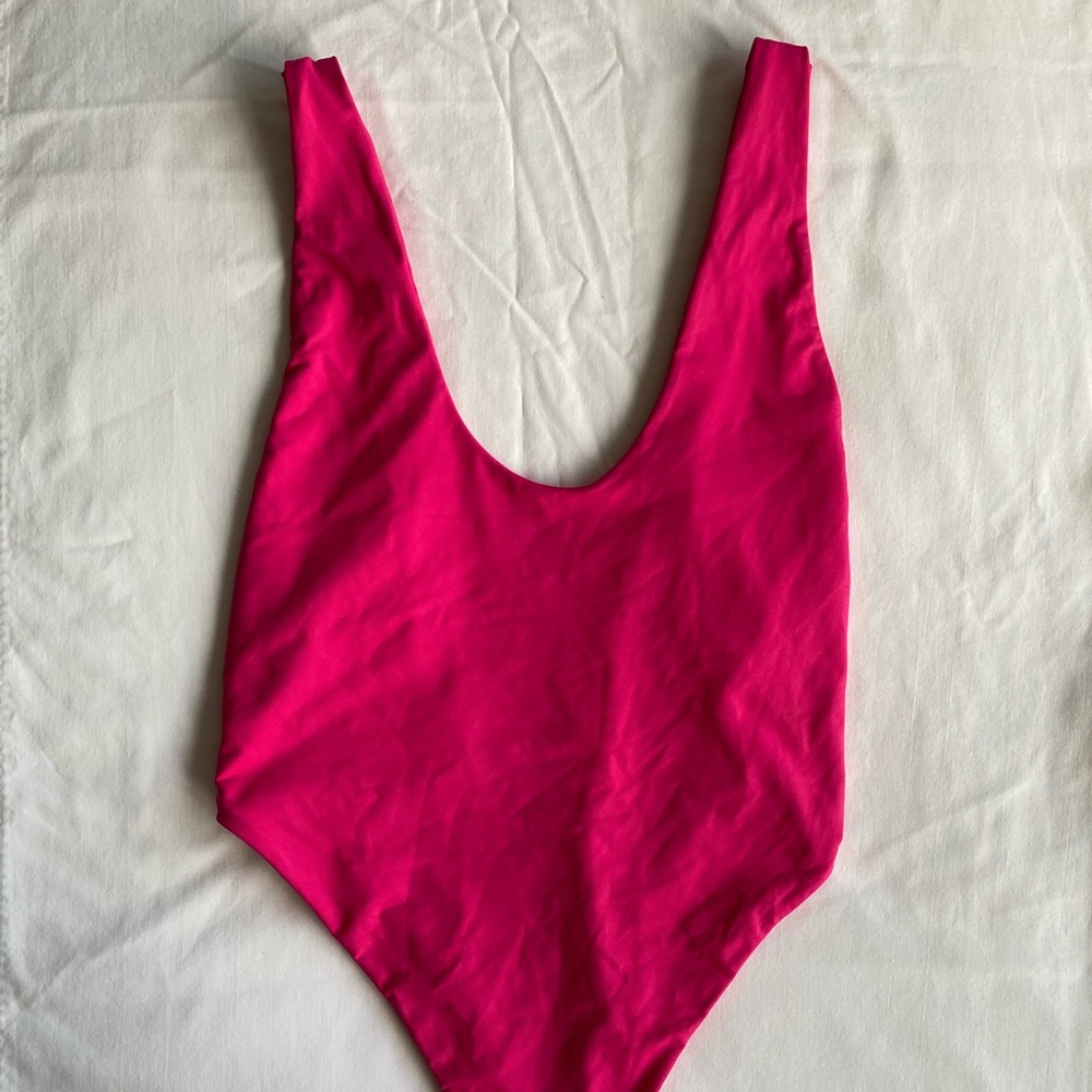 Indah one piece kivu bikini